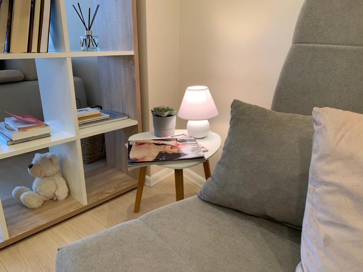 Budapest Hideout In Style With Free Parking - Luxury Apartment Bagian luar foto