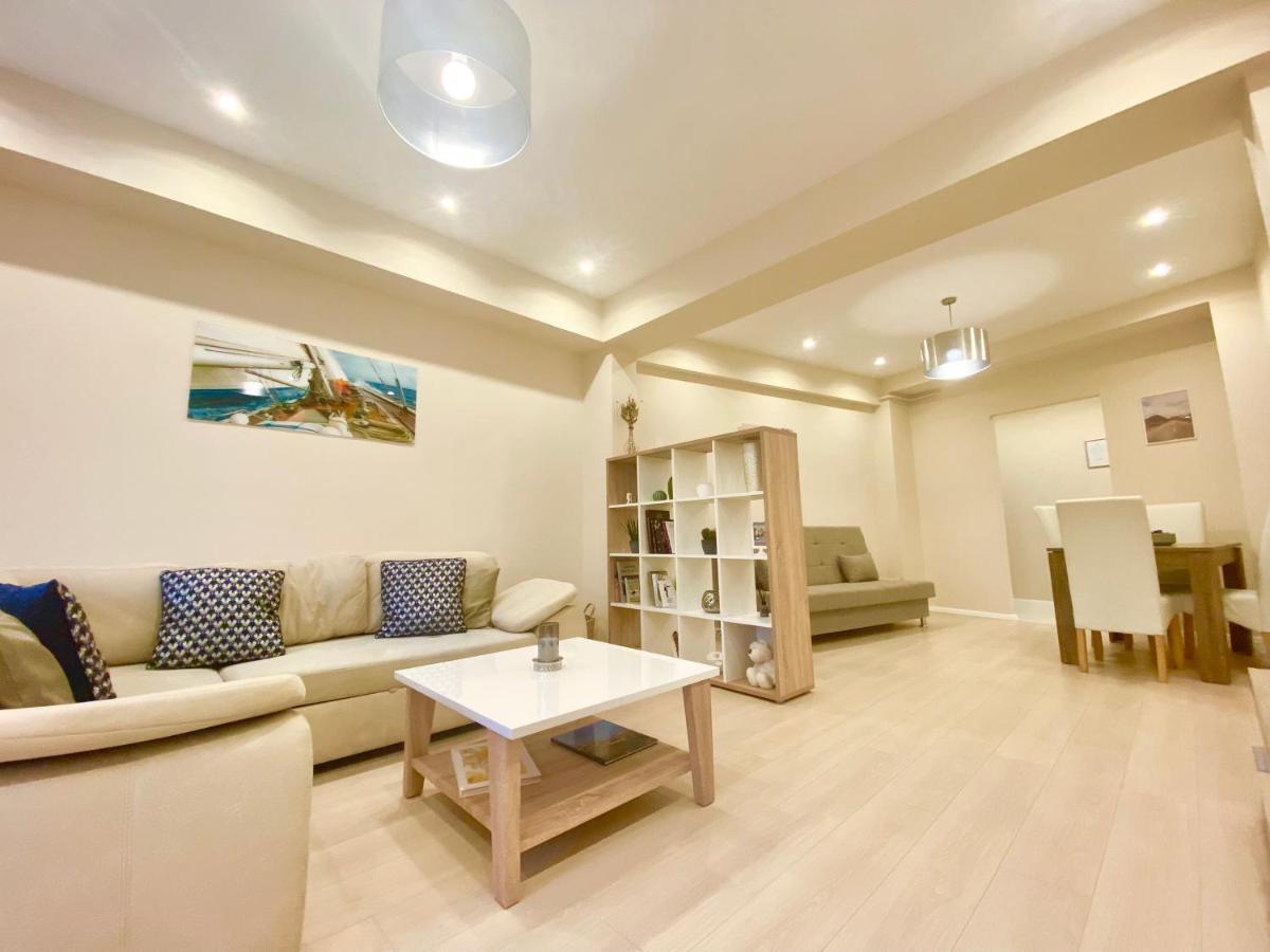 Budapest Hideout In Style With Free Parking - Luxury Apartment Bagian luar foto