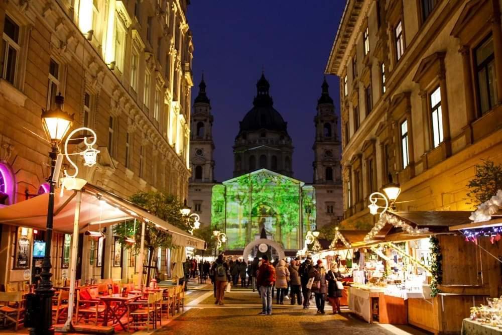 Budapest Hideout In Style With Free Parking - Luxury Apartment Bagian luar foto