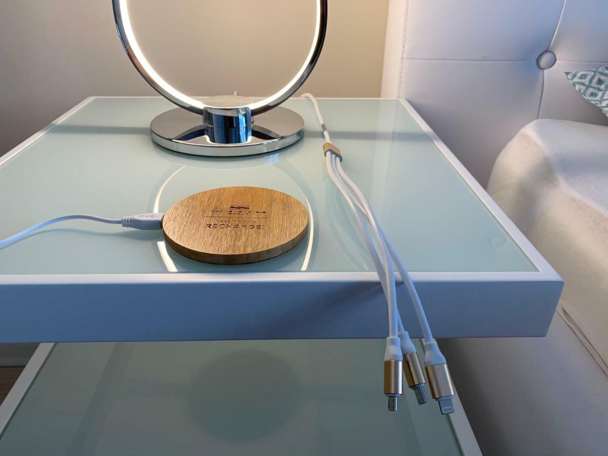 Budapest Hideout In Style With Free Parking - Luxury Apartment Bagian luar foto